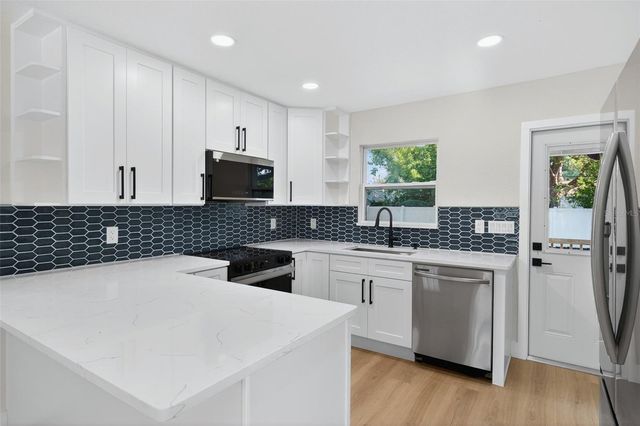 5406 11TH AVENUE S, Gulfport, FL 33707