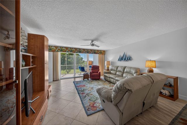 3150 NE 48th Court 414, Lighthouse Point, FL 33064