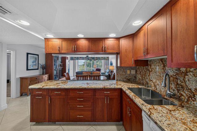 3150 NE 48th Court 414, Lighthouse Point, FL 33064