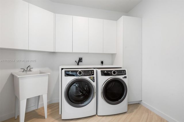 851 NE 1st Avenue PH 5500, Miami, FL 33132