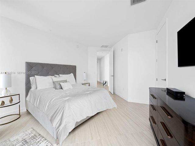 851 NE 1st Avenue PH 5500, Miami, FL 33132