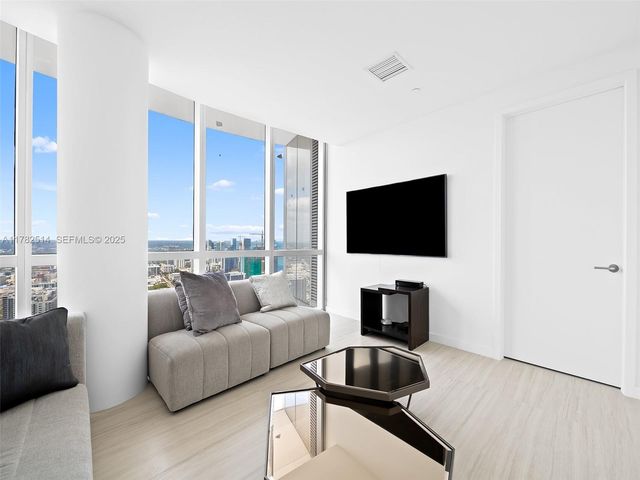 851 NE 1st Avenue PH 5500, Miami, FL 33132