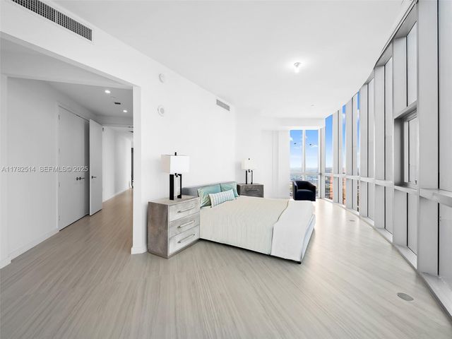 851 NE 1st Avenue PH 5500, Miami, FL 33132