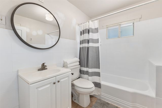 2438 Emmett Street, Dallas, TX 75211