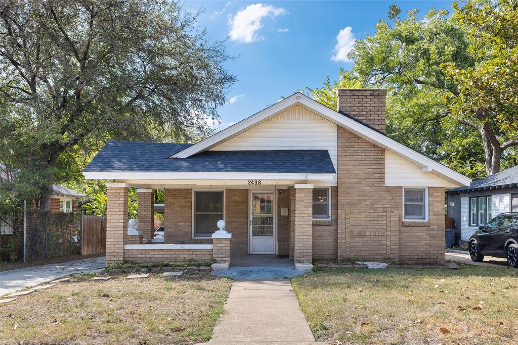 2438 Emmett Street, Dallas, TX 75211
