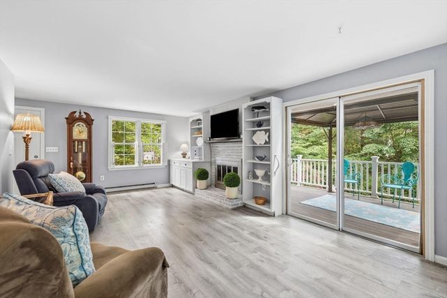 25 Muskegat Rd, Falmouth, MA 02536