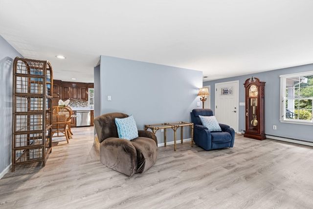 25 Muskegat Rd, Falmouth, MA 02536