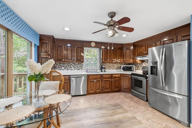 25 Muskegat Rd, Falmouth, MA 02536