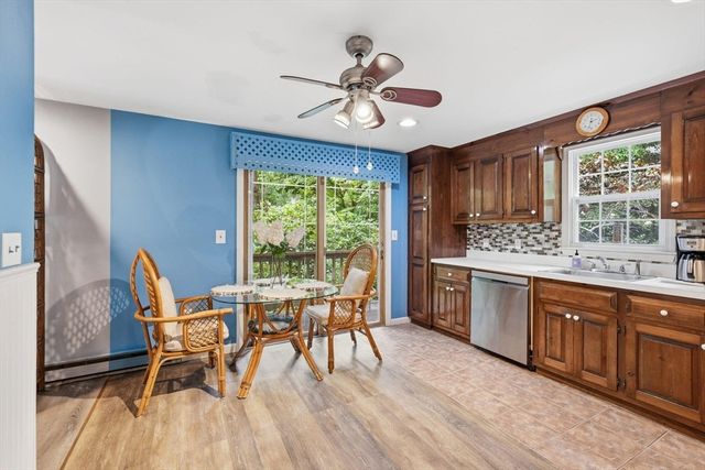25 Muskegat Rd, Falmouth, MA 02536