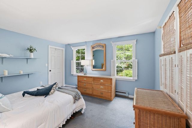 25 Muskegat Rd, Falmouth, MA 02536