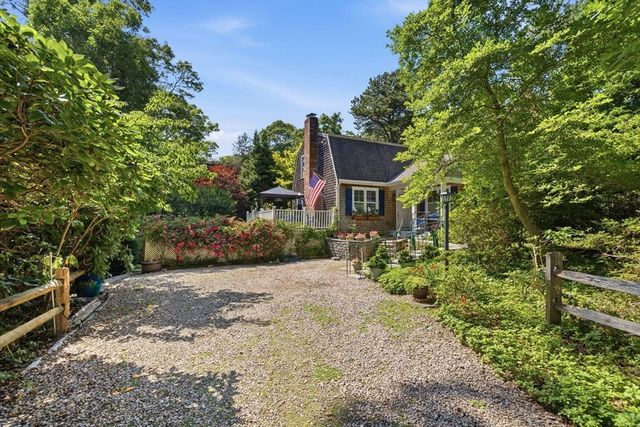 25 Muskegat Rd, Falmouth, MA 02536