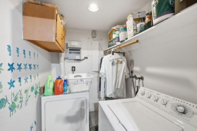 25 Muskegat Rd, Falmouth, MA 02536