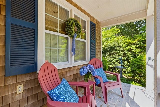 25 Muskegat Rd, Falmouth, MA 02536