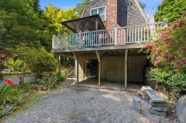 25 Muskegat Rd, Falmouth, MA 02536