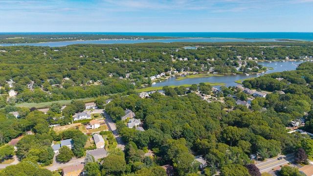 25 Muskegat Rd, Falmouth, MA 02536