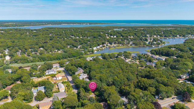 25 Muskegat Rd, Falmouth, MA 02536