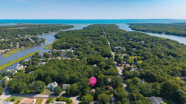 25 Muskegat Rd, Falmouth, MA 02536
