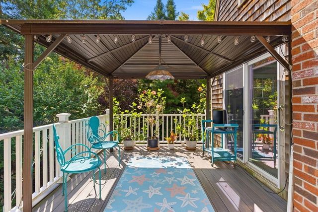 25 Muskegat Rd, Falmouth, MA 02536