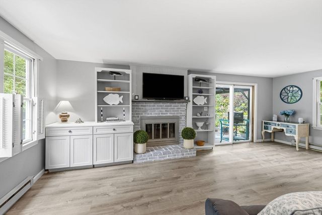25 Muskegat Rd, Falmouth, MA 02536
