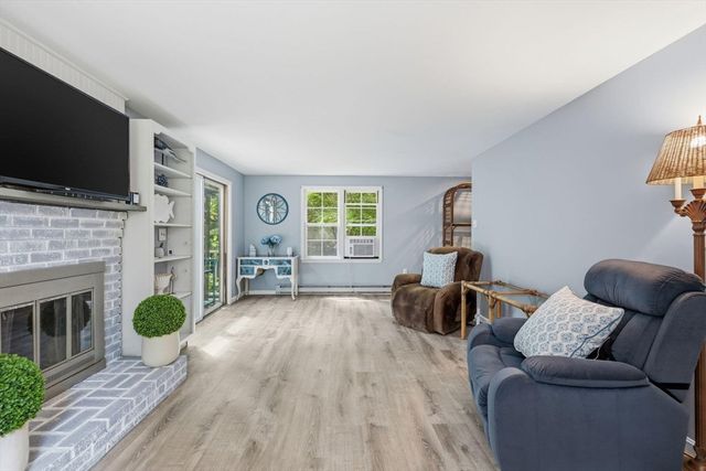 25 Muskegat Rd, Falmouth, MA 02536