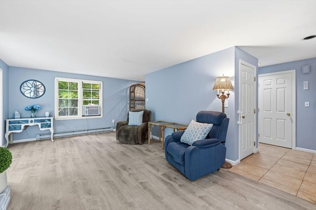 25 Muskegat Rd, Falmouth, MA 02536