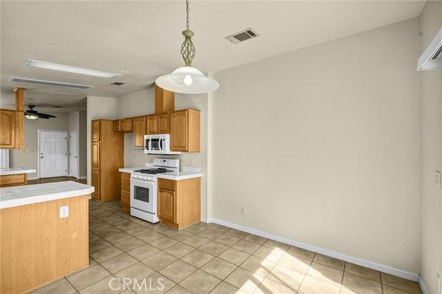 2424 Sunset Ridge Dr., Rosamond, CA 93560