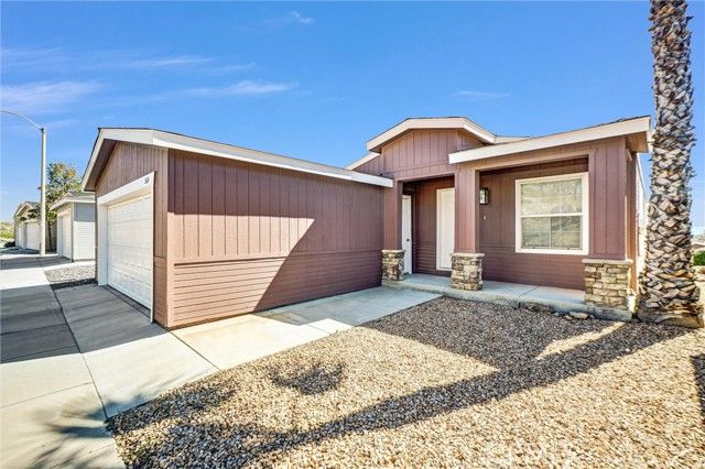 2424 Sunset Ridge Dr., Rosamond, CA 93560