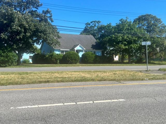 26170 County Road 48, Cutchogue, NY 11935