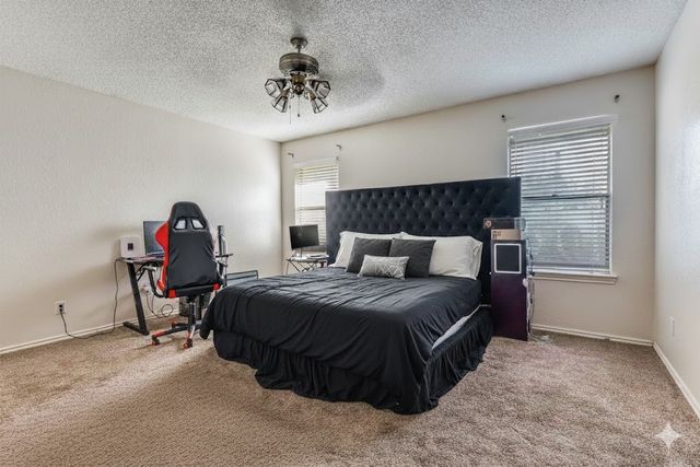 322 Meadowlark Lane, Duncanville, TX 75137