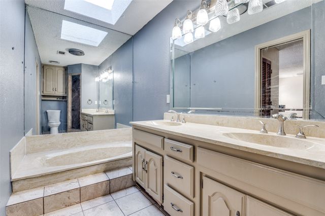 322 Meadowlark Lane, Duncanville, TX 75137