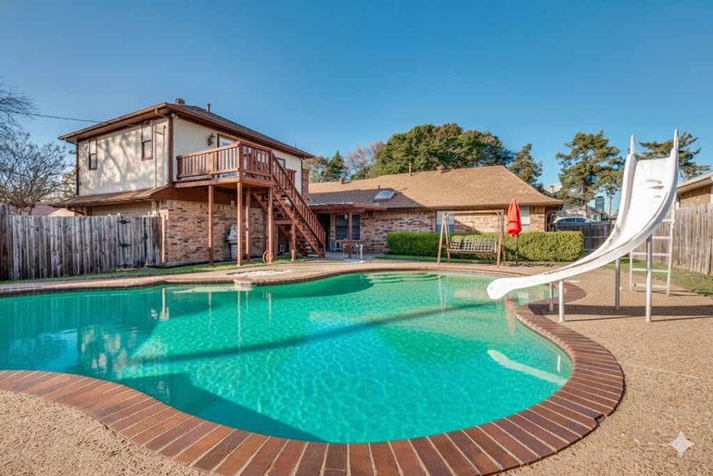 322 Meadowlark Lane, Duncanville, TX 75137