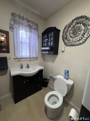 40 Flood Bridge Road, Southbury, CT 06488