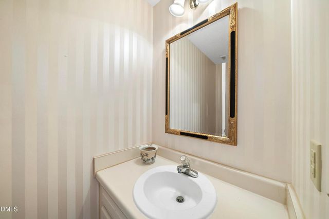 7104 Kinross Drive, Raleigh, NC 27613