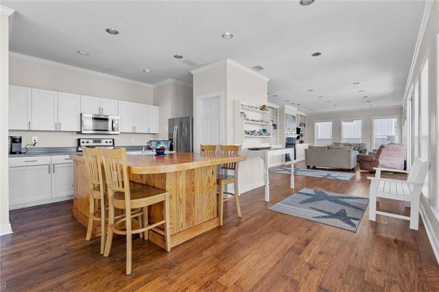 2426 Bienville Boulevard, Dauphin Island, AL 36528