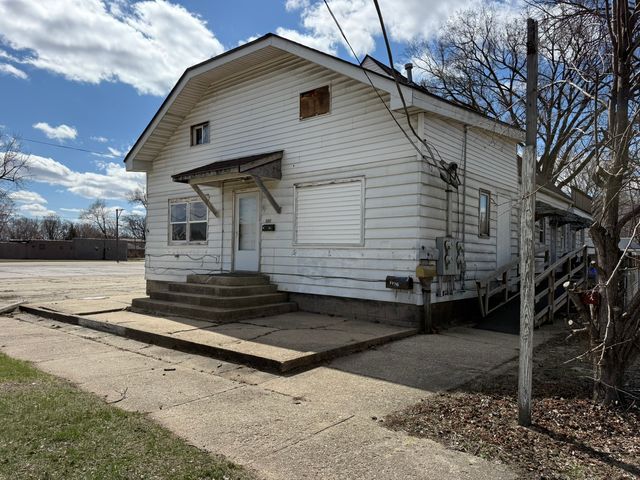 3207 Kishwaukee Street, Rockford, IL 61109