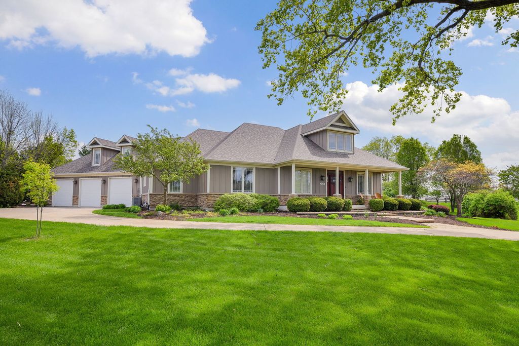 5525 Bluestem Court, Oswego, IL 60543
