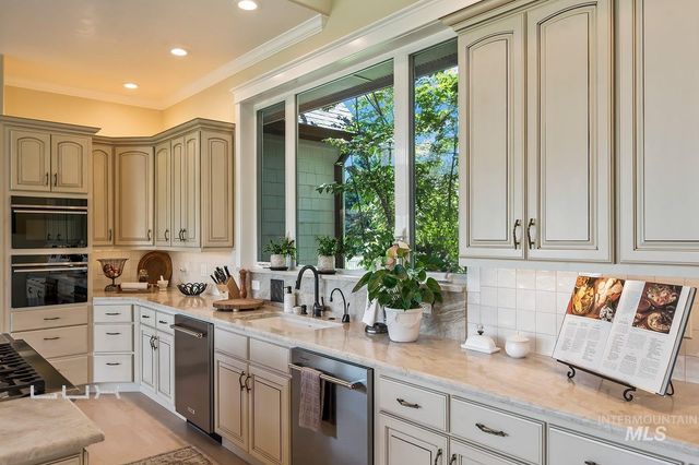 7351 West Ledgerwood Lane, Meridian, ID 83646