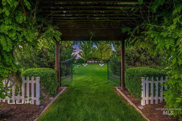 7351 West Ledgerwood Lane, Meridian, ID 83646