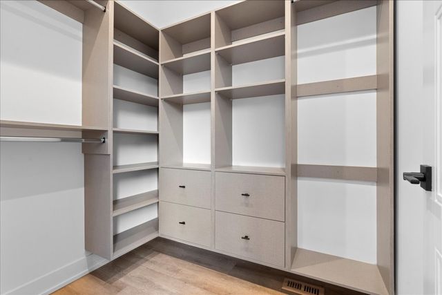 4230 W BELMONT Avenue, Chicago, IL 60641