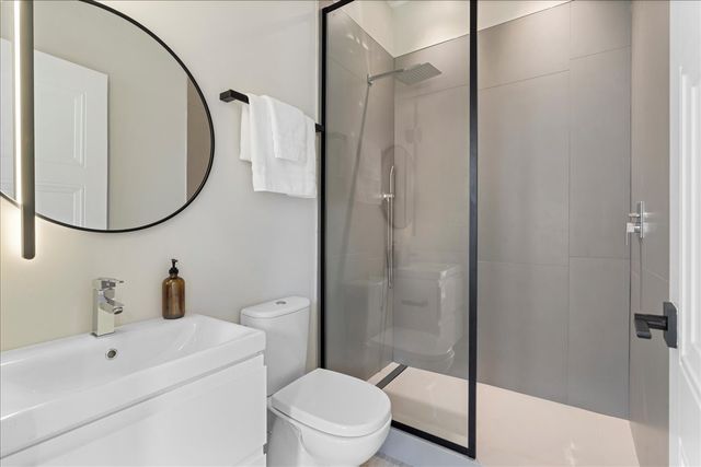 4230 W BELMONT Avenue, Chicago, IL 60641