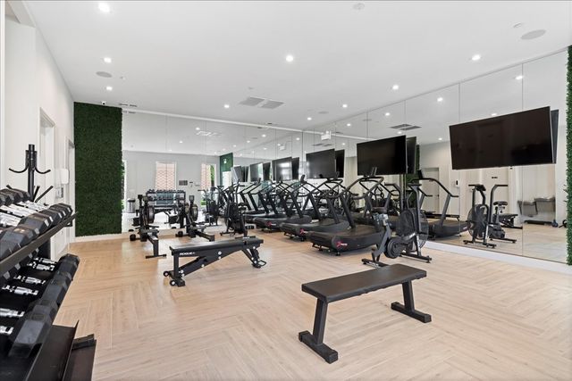 4230 W BELMONT Avenue, Chicago, IL 60641