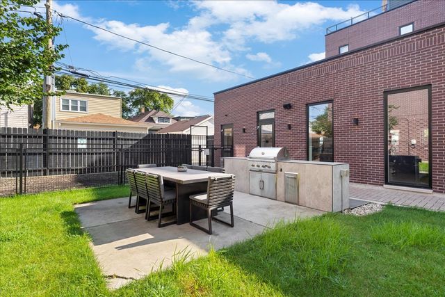 4230 W BELMONT Avenue, Chicago, IL 60641