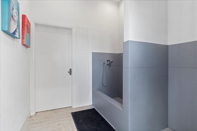 4230 W BELMONT Avenue, Chicago, IL 60641