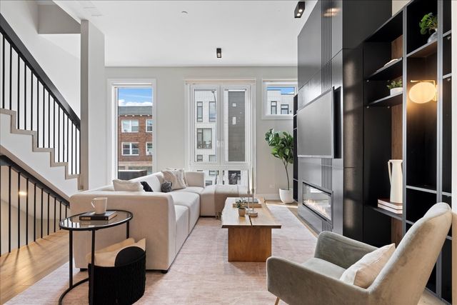 4230 W BELMONT Avenue, Chicago, IL 60641