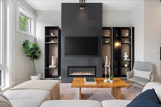 4230 W BELMONT Avenue, Chicago, IL 60641