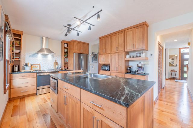 2750 E Buttonwood Drive, Bloomington, IN 47401