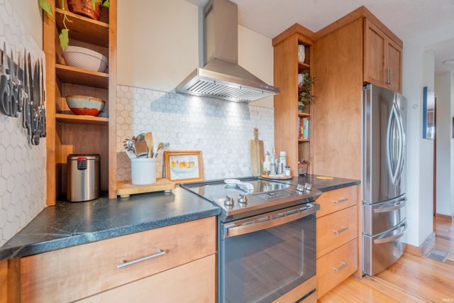 2750 E Buttonwood Drive, Bloomington, IN 47401