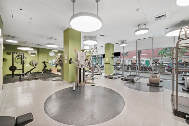 123 S Green Street 702B, Chicago, IL 60607
