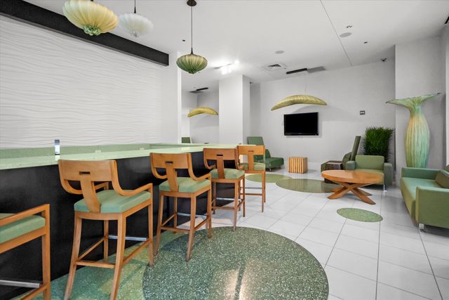 123 S Green Street 702B, Chicago, IL 60607