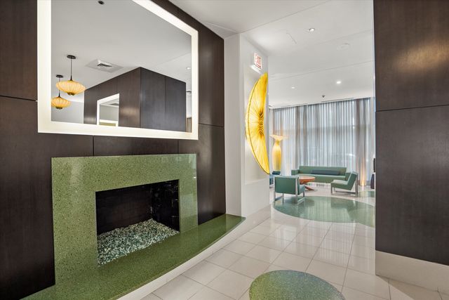 123 S Green Street 702B, Chicago, IL 60607